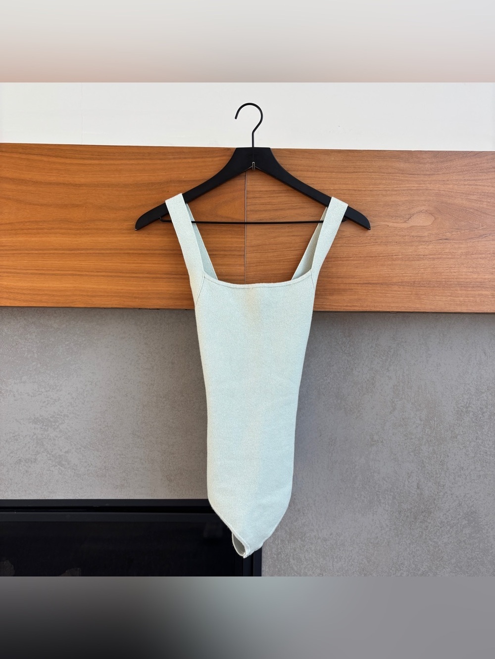 Abercrombie & Fitch Cross Back Bodysuit Light in Green, Size M